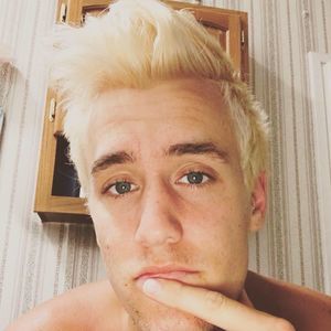 Meet your Posher, Dev